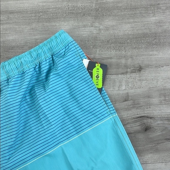 🔹QUICKSILVER- PORTSIDE VOLLY 18 BOARD-SHORTS - Picture 8 of 9